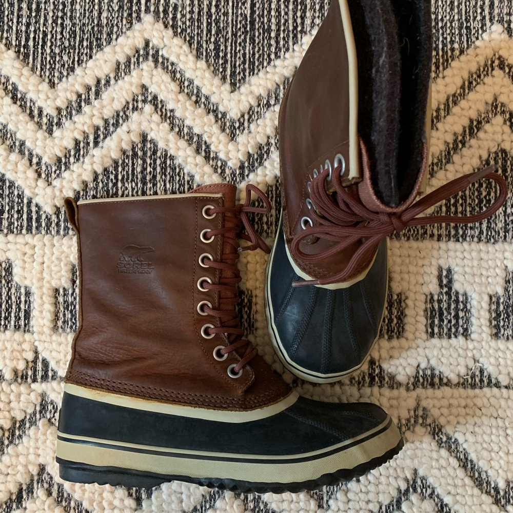 Sorel size 9.5 snow boots